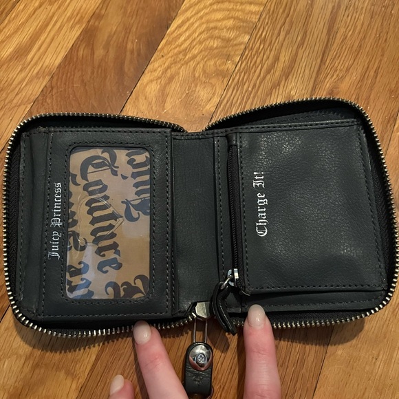 EUC Juicy Couture Wallet - Picture 3 of 8